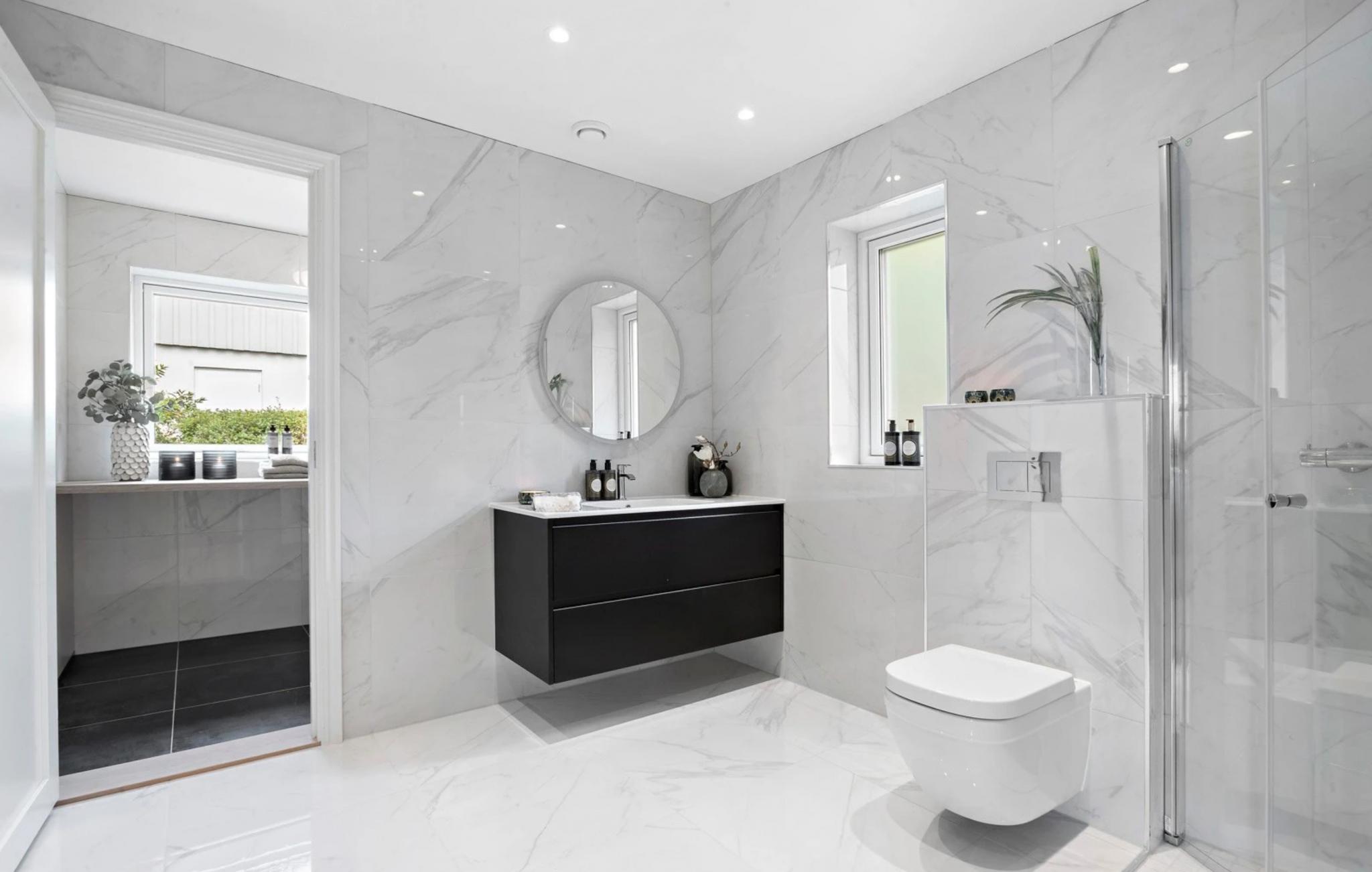 Bad med vaskerom innenfor